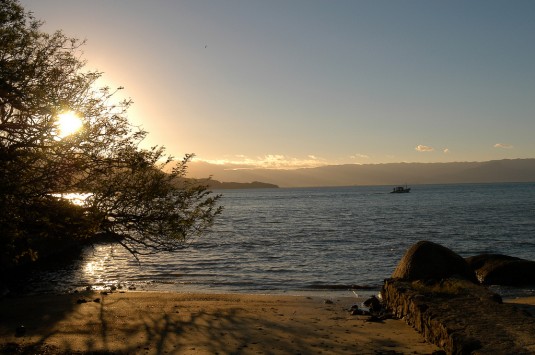 Playa de Siriúba en Ilha Bela, São Paulo. Foto por Visit Brasil. Todos los derechos reservados por Visit Brasil